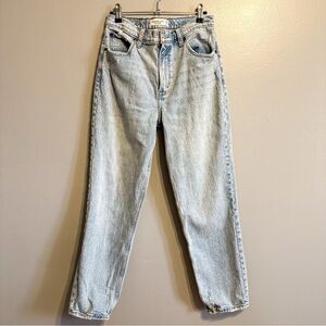 Abercrombie & Fitch 90s Straight Jeans Ultra High Rise Light Wash Denim Size 29